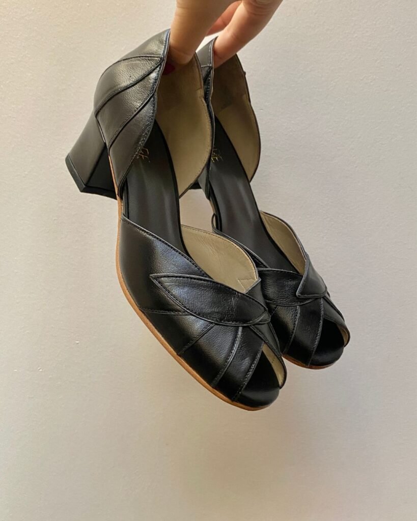 Sapato Folha 35 - Pelica Preta - Salto 5cm SPR