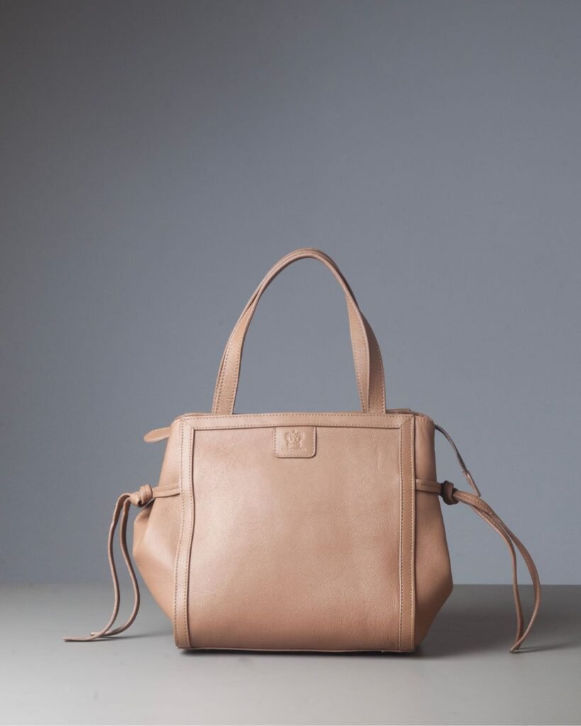Bolsa Turim P - Cor Bege Lontra - Couro