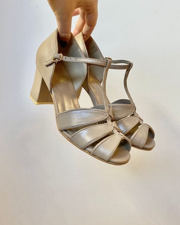 Sandália Folha 35 - Pelica Bege Nude - Salto 6cm SP