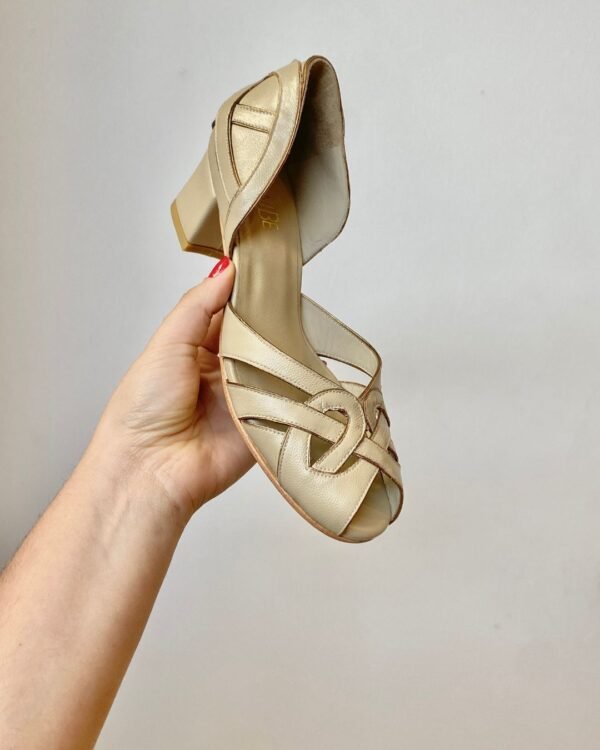 Sapato Lilia 39 - Pelica Bege Greige - Salto 4cm - Imagem 2