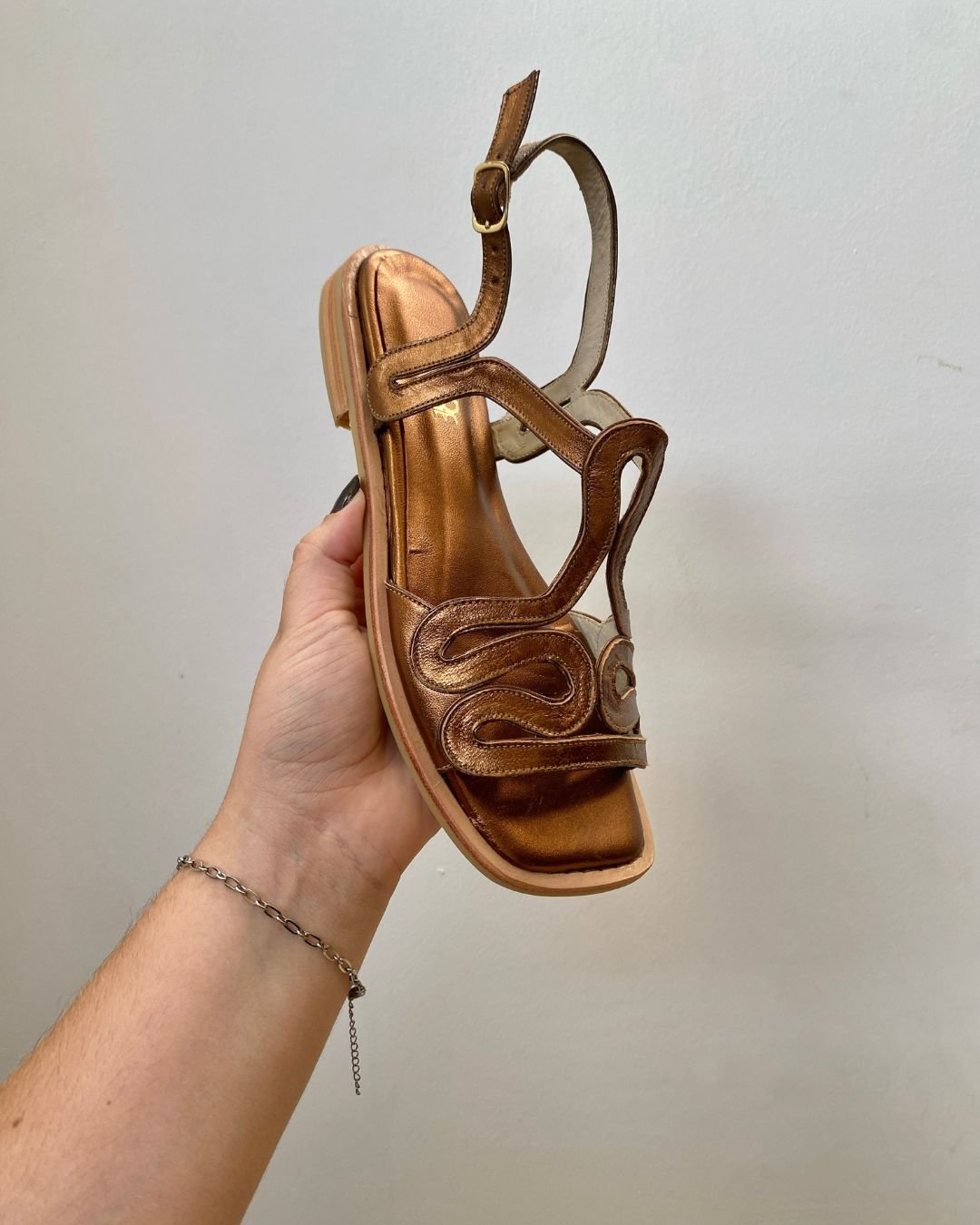 Rasteira Ondas 36 - Cor Bronze - Salto 2,5cm - Imagem 2