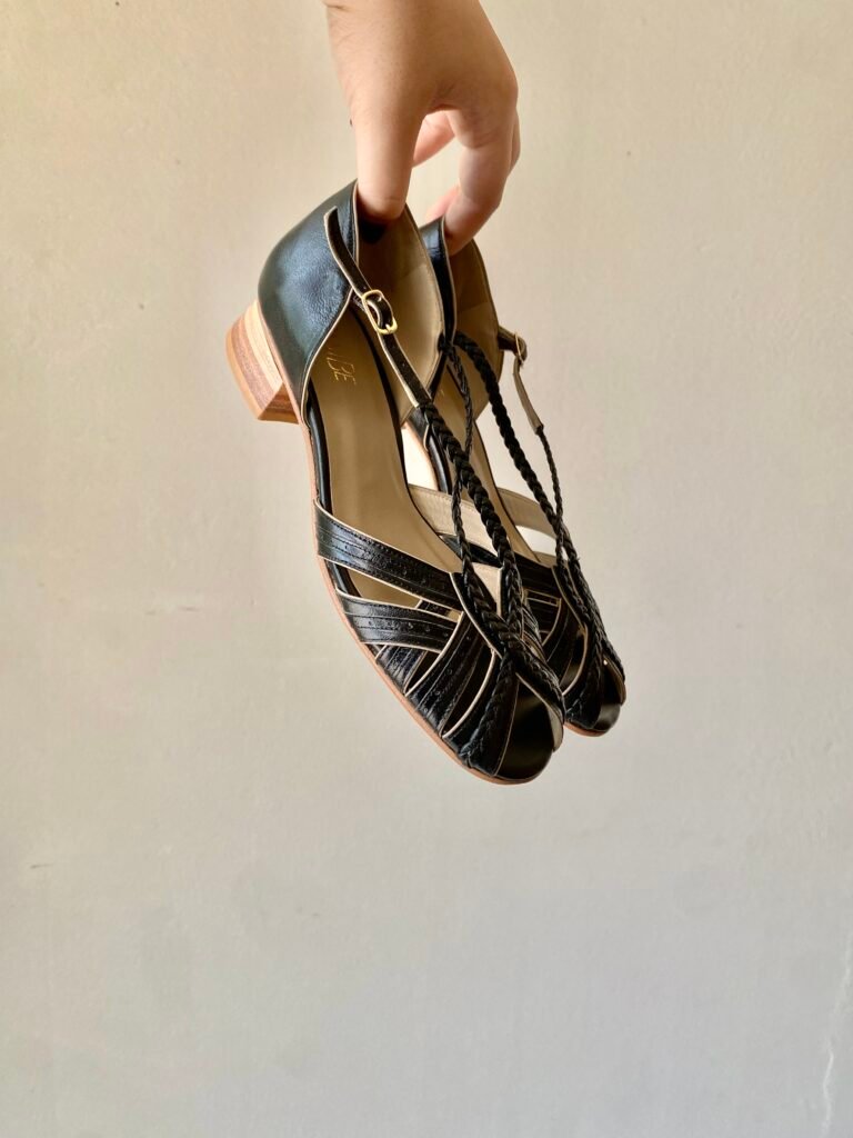 Sandália Luana 37 - Pelica Preta - Salto 2,5cm